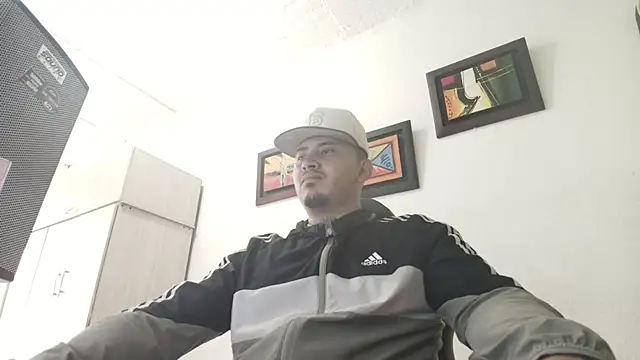 Snapshot of myke_andrade chatting on October 8, 2025, 7:44 pm myke andrade online show from October 8, 2025, 7:44 pm