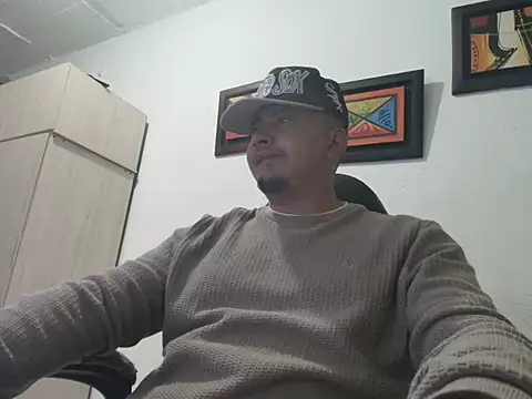 Snapshot of myke_andrade chatting on October 17, 2025, 2:48 am myke andrade online show from October 17, 2025, 2:48 am