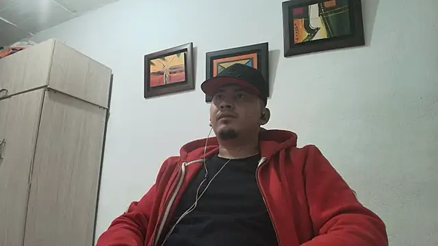 Snapshot of myke_andrade chatting on October 24, 2025, 1:46 am myke andrade online show from October 24, 2025, 1:46 am