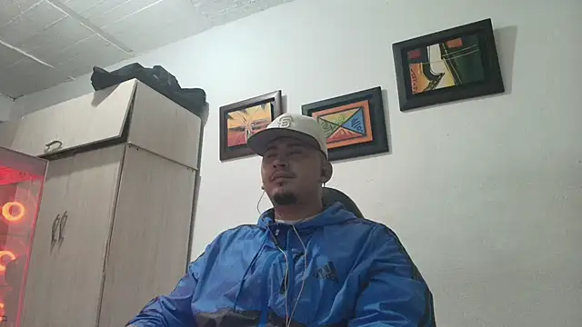 Snapshot of myke_andrade chatting on November 5, 2025, 1:16 am myke andrade online show from November 5, 2025, 1:16 am