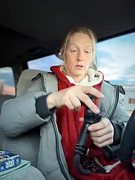 GoldenFlameGoddess online show from November 30, 2025, 3:16 pm