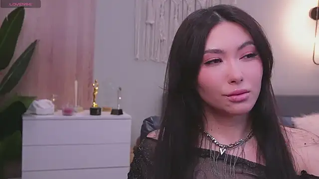 Molly Jons online show from March 29, 2026, 1:05 am