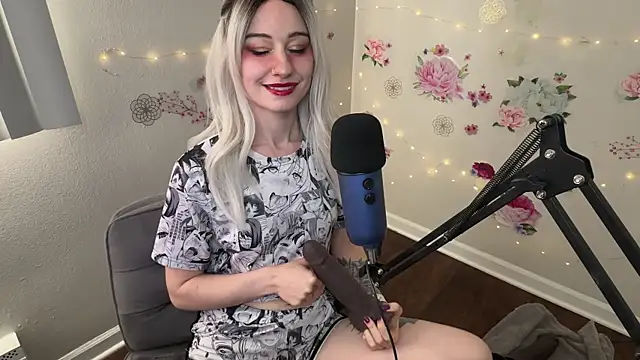 Starr1123 online show from July 28, 2026, 8:52 pm