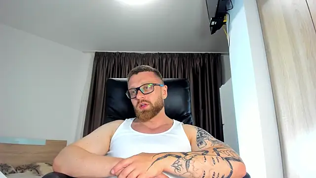 Snapshot of Findom_guy chatting on June 26, 2026, 7:29 pm Findom guy online show from June 26, 2026, 7:29 pm
