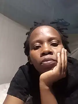 Queentesi online show from March 20, 2025, 5:47 pm