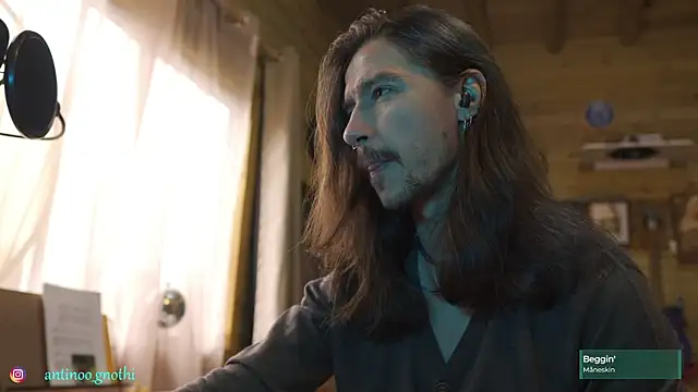 Antinoo Gnothi online show from October 8, 2025, 3:42 pm