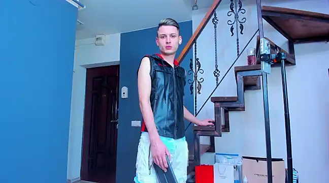 andboyfor6 online show from February 15, 2025, 8:54 pm