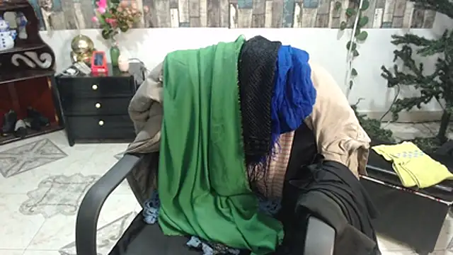 KarimaSarabe online show from November 27, 2025, 1:18 am