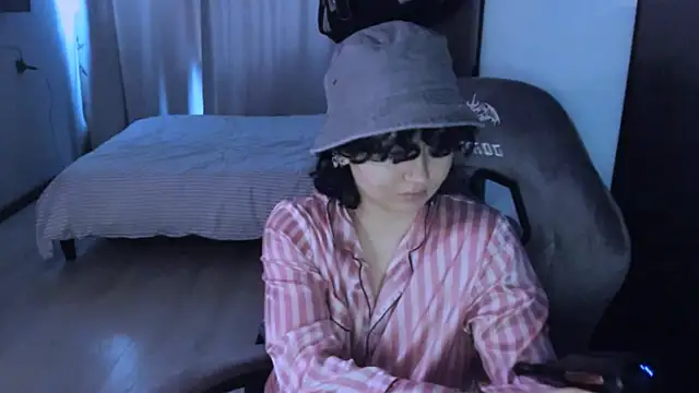 Snapshot of MiraiiTae chatting on January 13, 2025, 10:58 am MiraiiTae online show from January 13, 2025, 10:58 am
