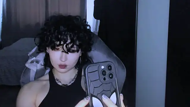 Snapshot of MiraiiTae chatting on January 28, 2025, 8:57 am MiraiiTae online show from January 28, 2025, 8:57 am