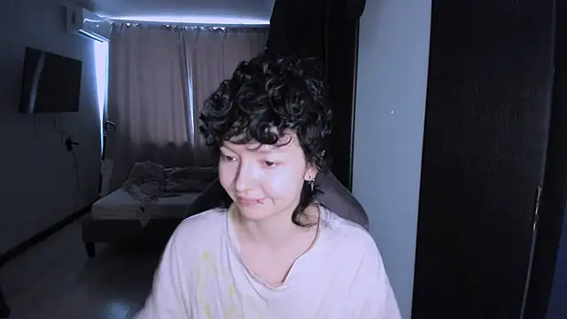 Snapshot of MiraiiTae chatting on October 9, 2025, 10:02 am MiraiiTae online show from October 9, 2025, 10:02 am