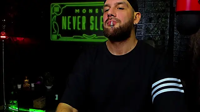 LexXHardy online show from October 4, 2025, 3:54 pm