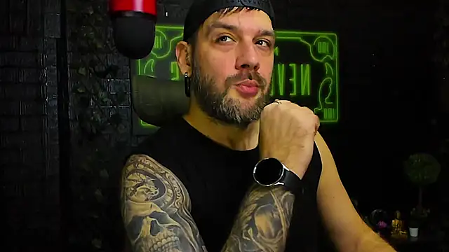 LexXHardy online show from November 11, 2025, 5:57 pm