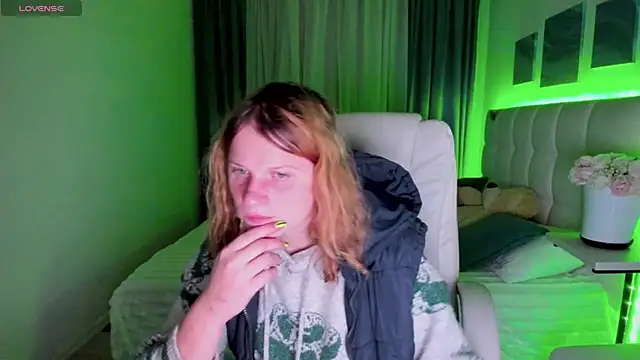 Kathlyn  Heath online show from October 28, 2025, 7:16 pm