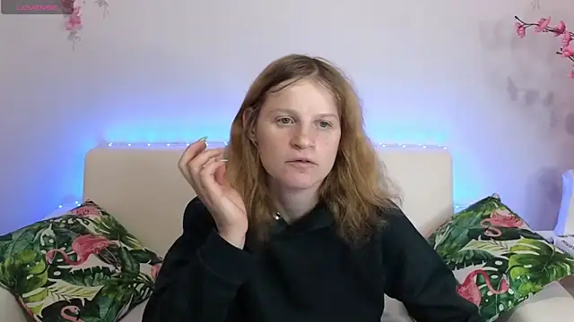 Kathlyn  Heath online show from December 5, 2025, 7:54 pm