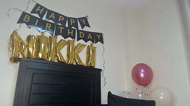 Snapshot of NIKKIE_LOVE chatting on January 20, 2025, 4:10 am NIKKIE LOVE online show from January 20, 2025, 4:10 am
