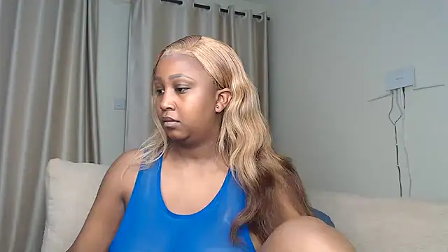 Snapshot of NIKKIE_LOVE chatting on October 13, 2025, 1:16 am NIKKIE LOVE online show from October 13, 2025, 1:16 am