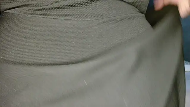 CURVEYDOLLXX online show from December 18, 2025, 8:53 am