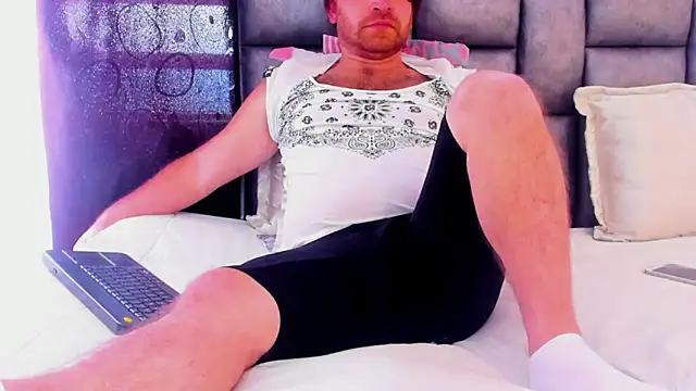 michacosio online show from February 2, 2025, 6:10 pm