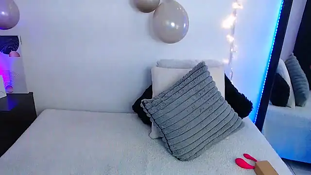 Isa Maiden1 online show from March 13, 2026, 4:24 pm