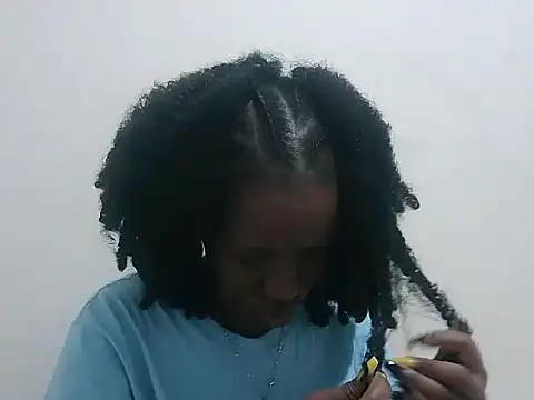 prettybeee online show from January 13, 2026, 10:26 pm