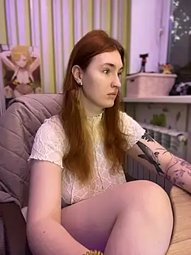  Chlo  e online show from November 20, 2025, 12:38 pm