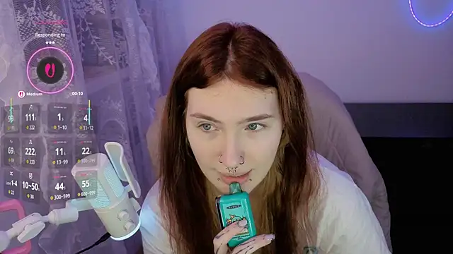  Chlo  e online show from December 17, 2025, 3:29 pm