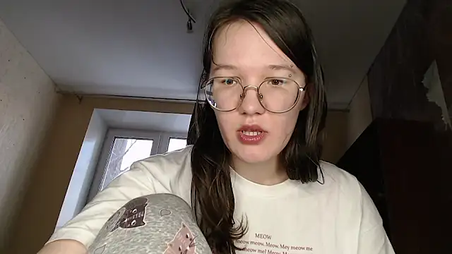 Snapshot of MiriamOr chatting on February 12, 2025, 11:07 am MiriamOr online show from February 12, 2025, 11:07 am