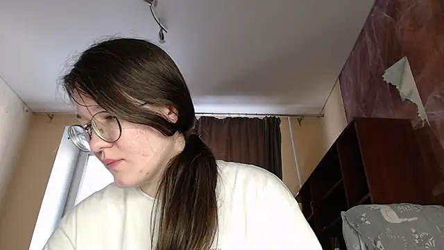 Snapshot of MiriamOr chatting on February 22, 2025, 7:01 am MiriamOr online show from February 22, 2025, 7:01 am