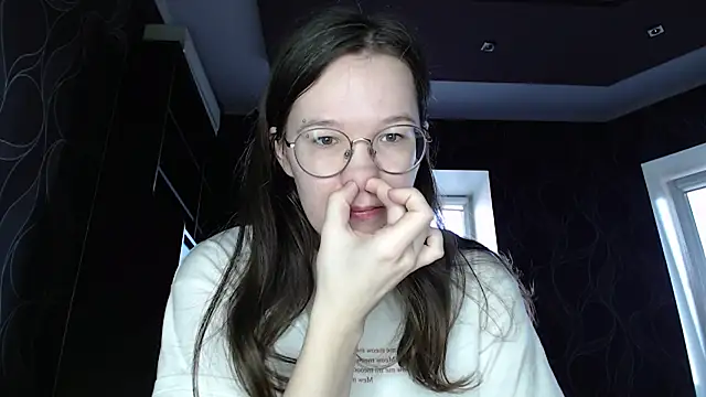 Snapshot of MiriamOr chatting on March 21, 2025, 7:55 am MiriamOr online show from March 21, 2025, 7:55 am