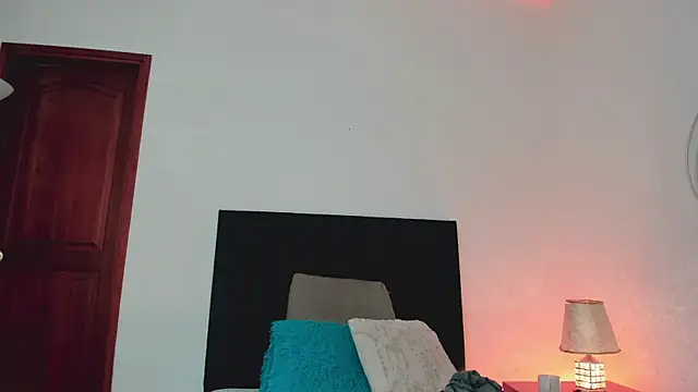 Nina Cavaali online show from December 29, 2024, 2:21 pm