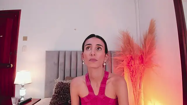 Nina Cavaali online show from February 18, 2025, 6:26 pm