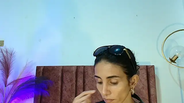 Nina Cavaali online show from September 20, 2025, 6:20 pm