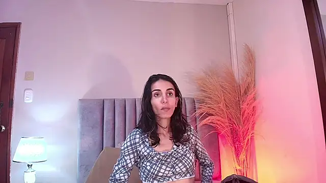 Nina Cavaali online show from September 30, 2025, 6:02 pm