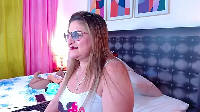 sandra 20 online show from March 4, 2025, 10:46 am