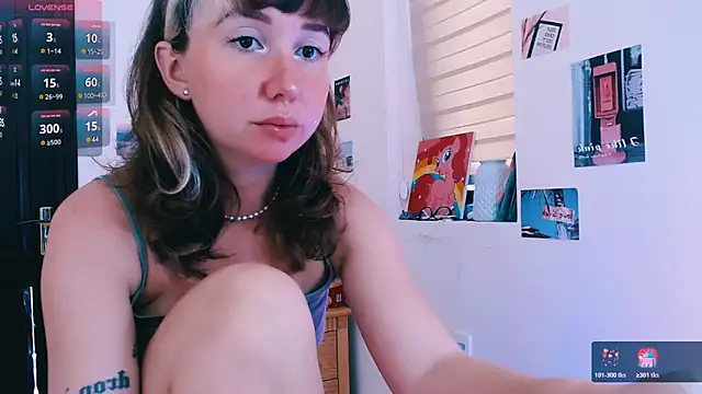 Cosmo Riri online show from March 25, 2026, 9:04 am