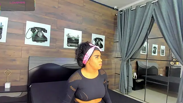Briana Wells  online show from July 12, 2026, 12:29 pm