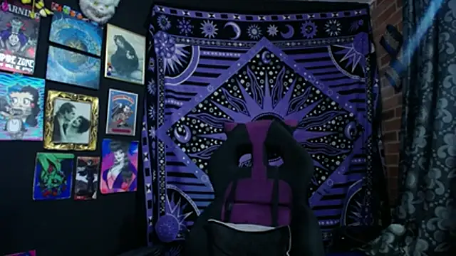 Yourmadame P online show from October 23, 2025, 12:10 am