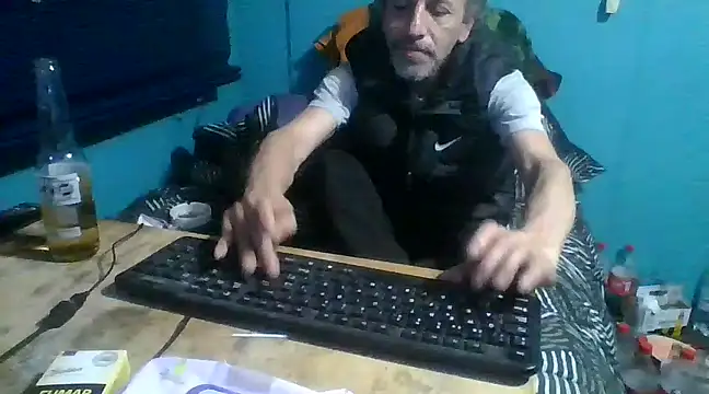 Snapshot of malekon76 chatting on January 8, 2025, 9:00 am malekon76 online show from January 8, 2025, 9:00 am