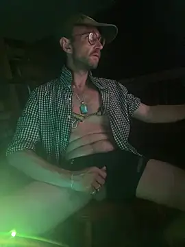 MaxSpadeErotica online show from July 5, 2026, 7:37 am