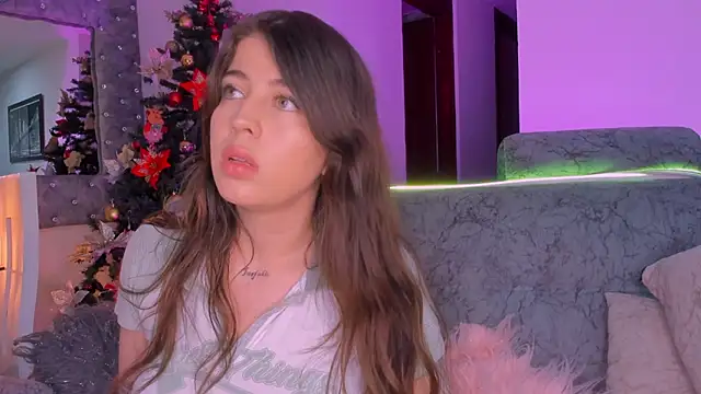 zoe kittylove online show from November 18, 2025, 3:12 am