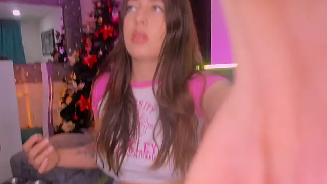 zoe kittylove online show from November 20, 2025, 5:18 am