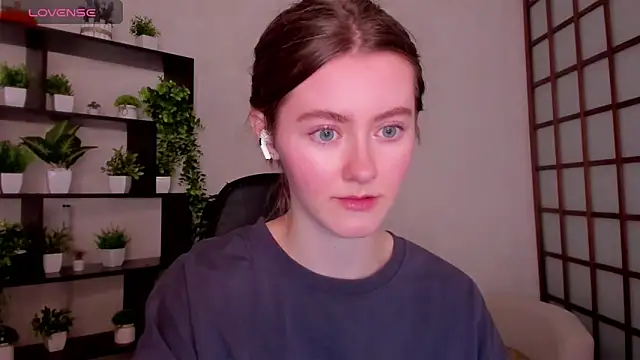 KateCuddle online show from December 19, 2025, 2:29 am