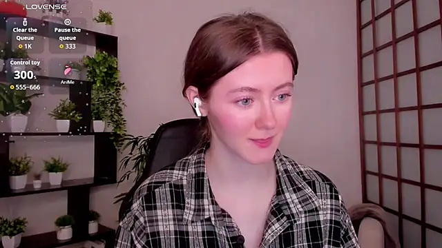 KateCuddle online show from March 17, 2026, 3:00 am