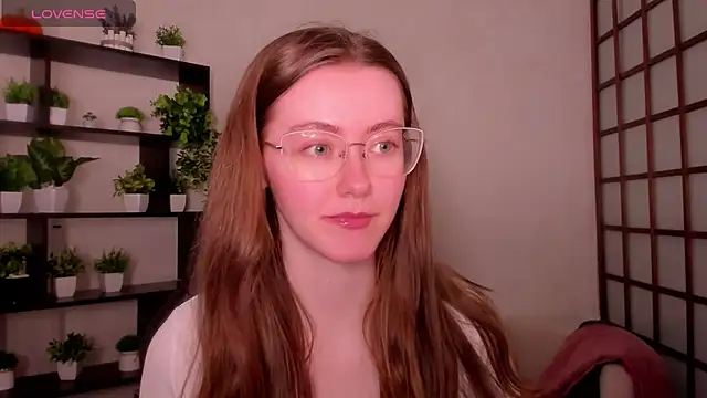 KateCuddle online show from May 14, 2026, 2:07 am