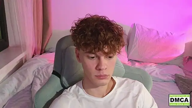 Snapshot of cute_thomas chatting on October 4, 2025, 10:19 pm cute thomas online show from October 4, 2025, 10:19 pm