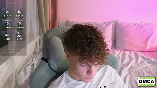 Snapshot of cute_thomas chatting on October 9, 2025, 9:35 pm cute thomas online show from October 9, 2025, 9:35 pm