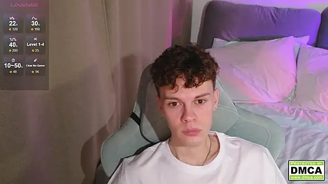 cute thomas online show from December 14, 2025, 3:39 pm