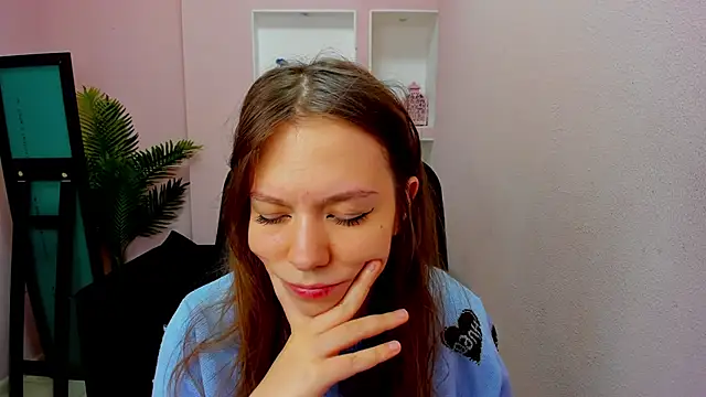 Persephoni online show from October 10, 2025, 10:36 am