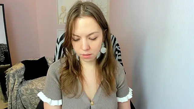 Snapshot of Persephoni chatting on July 10, 2026, 5:34 am Persephoni online show from July 10, 2026, 5:34 am